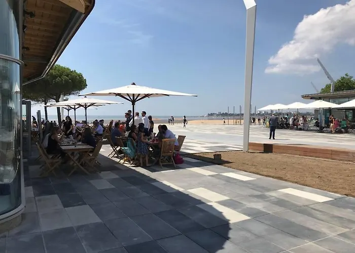 Apartment Le Coquelicot-t2, 100m De La Plage, Coeur Commando